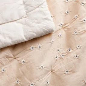 Crate&Barrel Wild Daisies Embroidered Organic Cotton Baby Crib Quilt