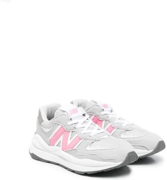 New Balance 530 low-top lace-up sneakers White