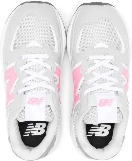 New Balance 530 low-top lace-up sneakers White