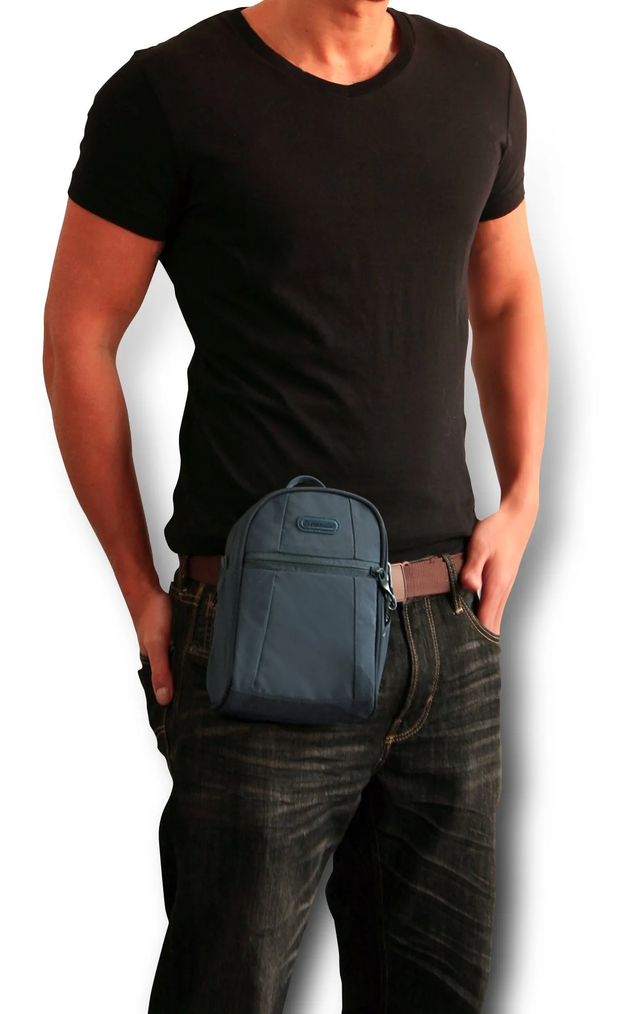 Pacsafe Pacsafe Metrosafe 100 GII Hip and Shoulder Bag