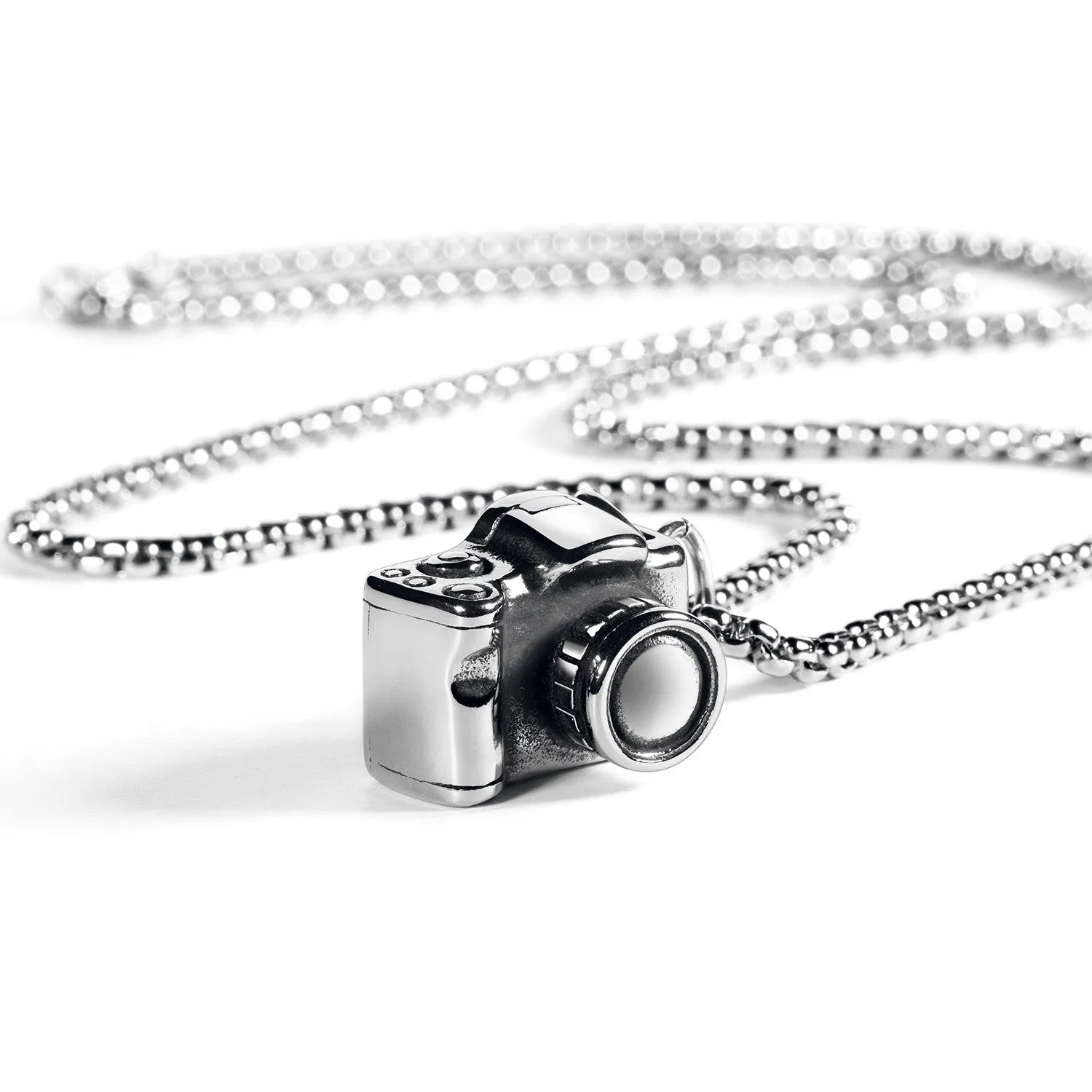 Retro SLR camera necklace hip-hop simple clavicle chain