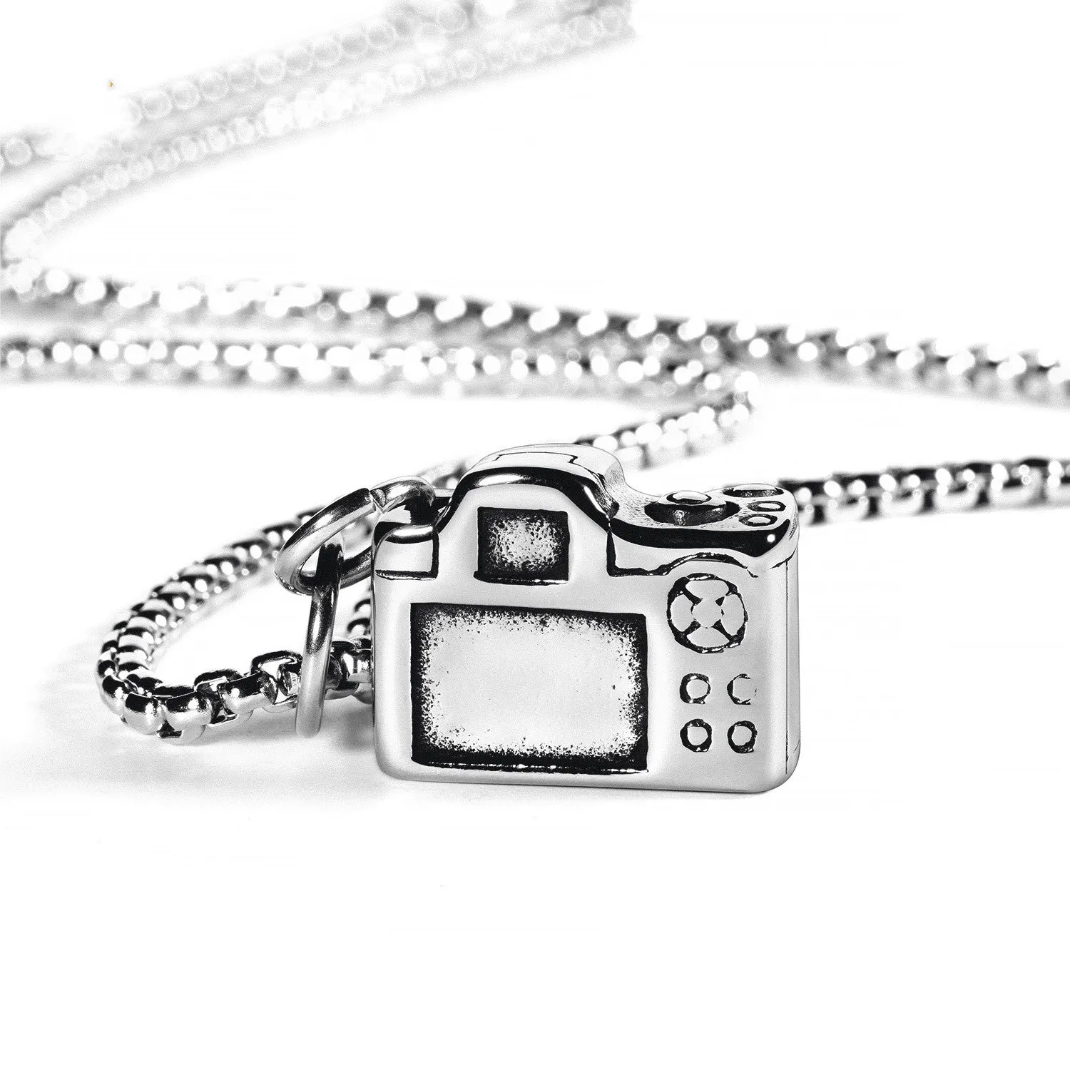 Retro SLR camera necklace hip-hop simple clavicle chain