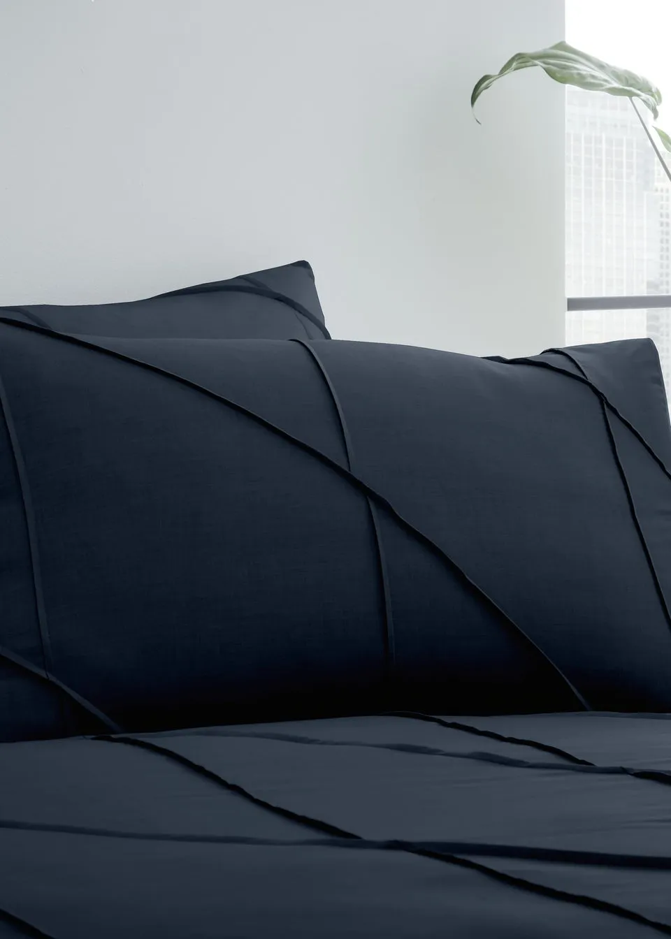 Serene Dart Navy Duvet Cover Set