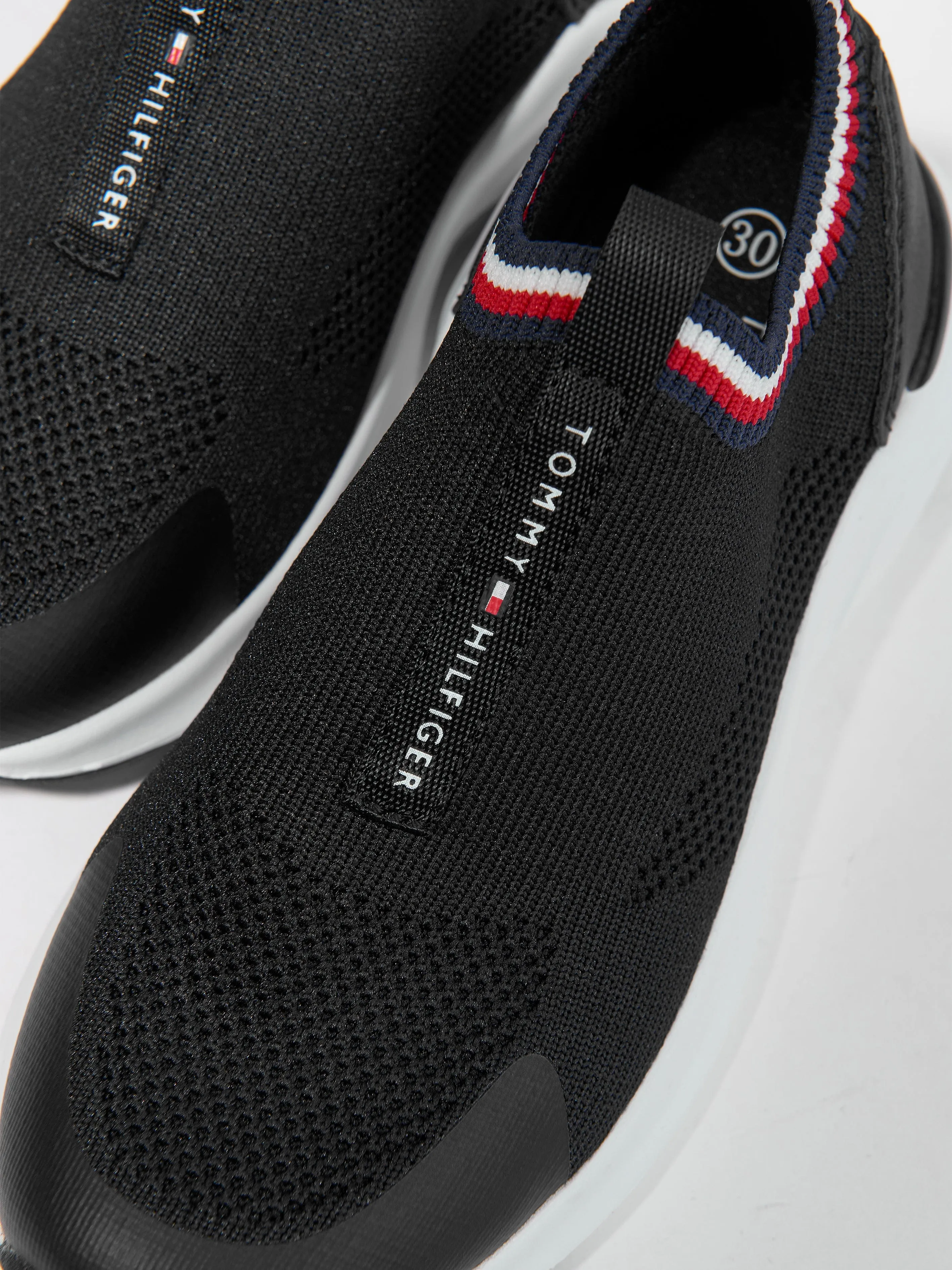 Tommy Hilfiger Kids Low Cut Easy-On Trainers in Black