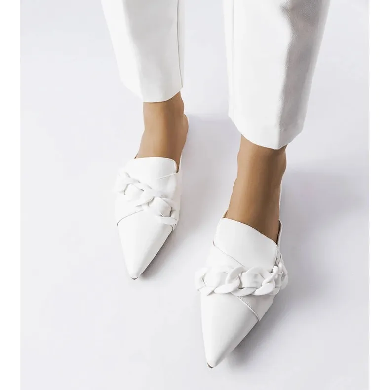 White elegant sandals with chain from Patenaude